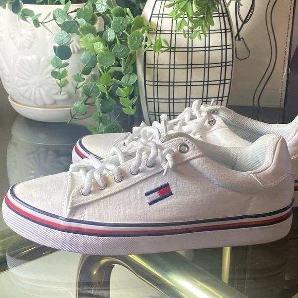 Tommy Hilfiger White Canvas Freudian Sneakers - Picture 2 of 12